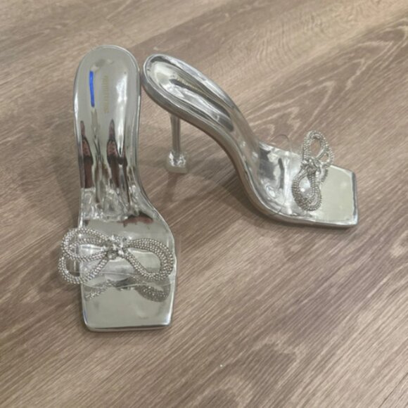 New PLT Bow Heels - Picture 1 of 2